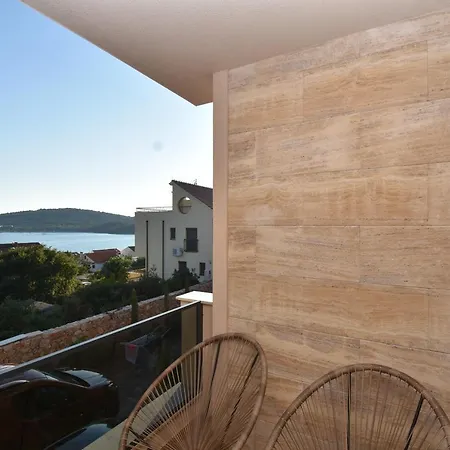 Διαμέρισμα Bela Tisno